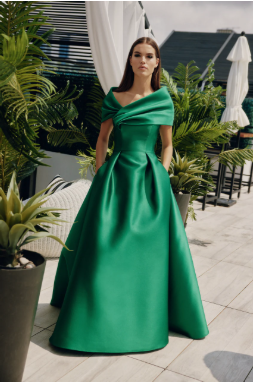 Plus-Size Cocktail Dresses: Flattering Fits for Every Body Type